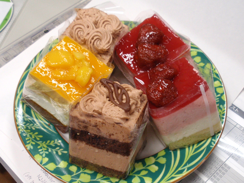 ケーキ３種.jpg